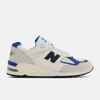 New Balance รองเท้าผ้าใบ รองเท้าลำลอง สำหรับผู้ชาย NB ND M 990V2 MadeIn USA M990WB2  WHBL(9990)