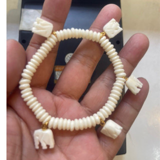 สร้อยข้อมือกระดูกช้างจากสุรินทร์ แบบยืดสวมใส่ได้เลย