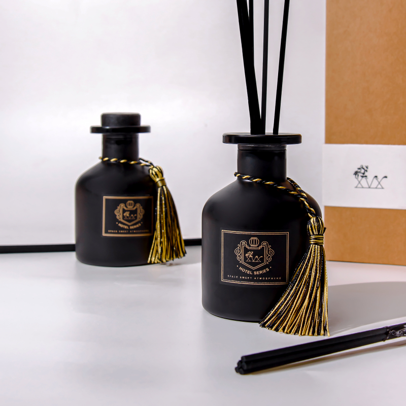 xvx ก้านน้ำหอม ก้านไม้หอมปรับอากาศ พร้อมกล่อง น้ำมันหอมระเหย น้ำหอมอโรม่า  120ML (006)