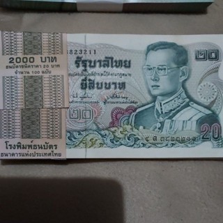 ธนบัตรแบบ 20฿ ค่ะ ตามภาพและวีดีโอประกอบของแท้ไม่ผ่านการใช้งานค่ะ