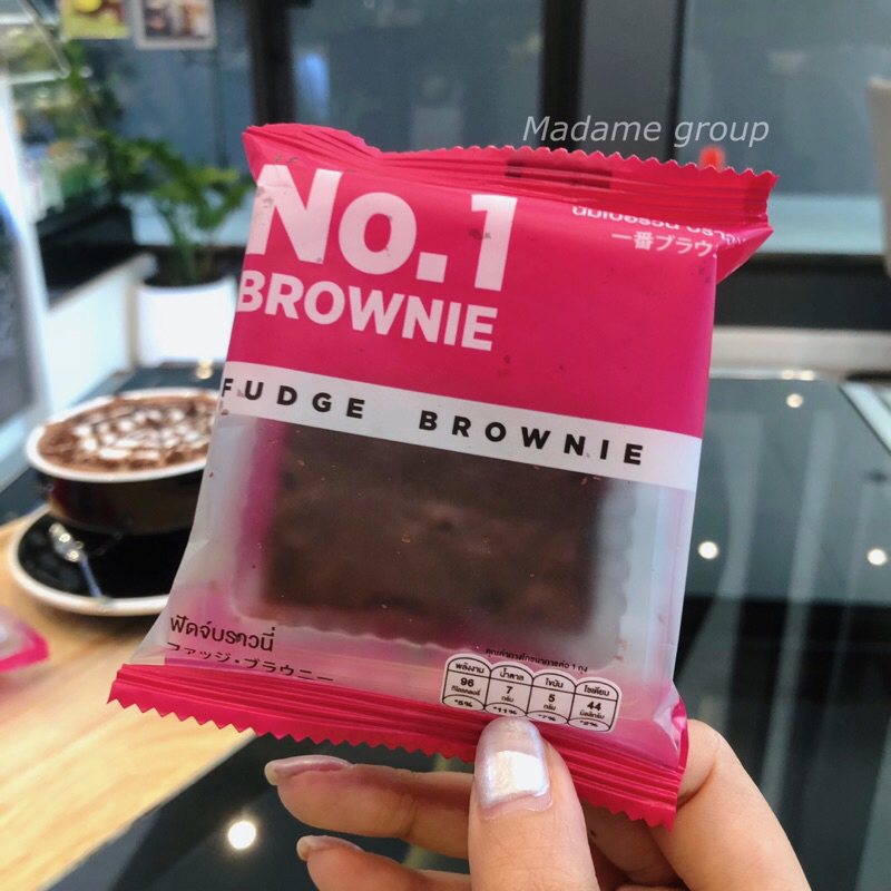 No.1 Brownie (ยกลัง70ชิ้น)บราวนี่เนื้อฟัดจ์โรยช็อคชิพ ลอตถุงแดง