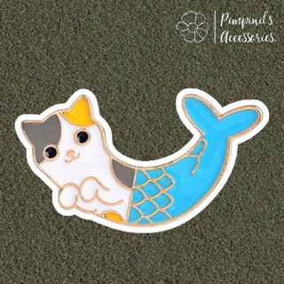 ʕ •ᴥ•ʔ ✿ พร้อมส่ง : เข็มกลัดลายแมวขาวหางนางเหงือกสีฟ้า | White Cat With Blue Mermaid Tail Enamel Brooch Pin.