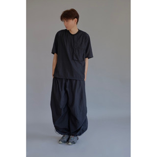 เสื้อคอกลม NYLON ZEPPER SHIRT ]———