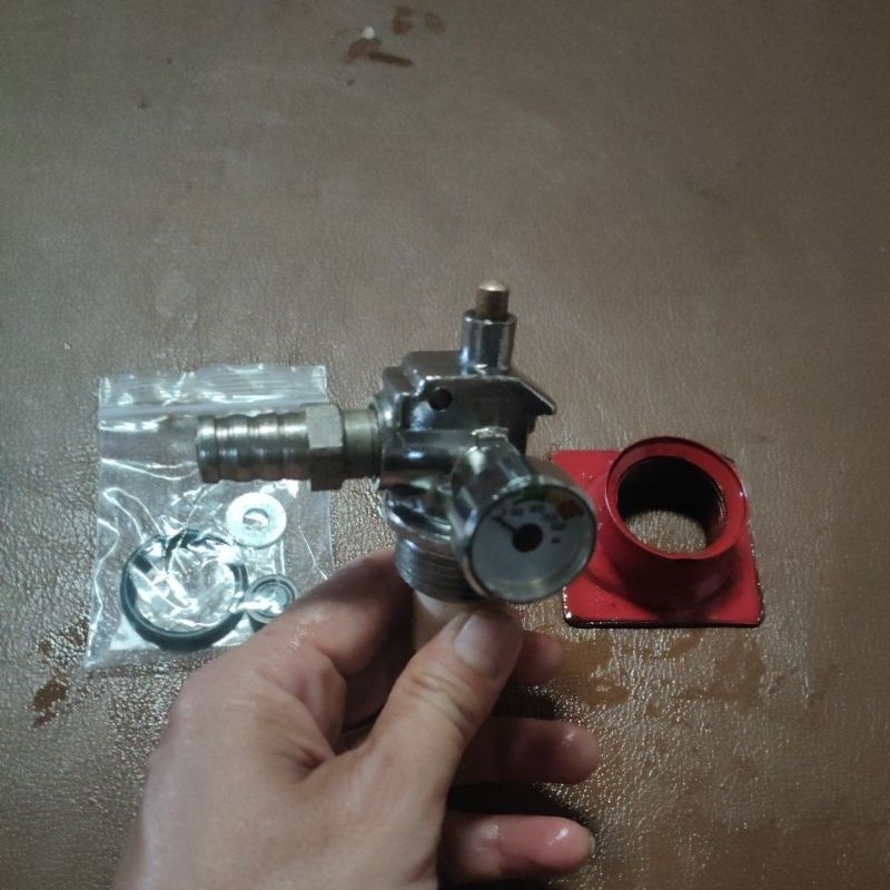 วาล์วไต้หวันมือสองกะโหลกวาล์วหนาเท่าวาล์วเยอรมันมีห่วงเกจวัดแรงดัน 3000 PSIครบชุด