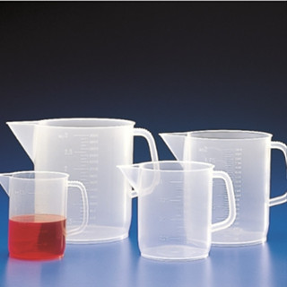 บีกเกอร์พลาสติก มีหูจับ (Measuring Jugs,Short form PP) ยี่ห้อ Kartell