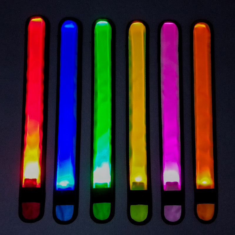 สายรัดข้อมือและข้อเท้า LED เช็กเองไฟติดทุกเส้น ใช้ขณะวิ่ง ปั่นจักรยาน ใส่ให้เด็กไว้สังเกตุเห็นได้ง่าย และงานปาร์ตี้