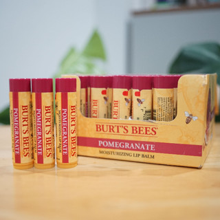 มาใหม่ !! Exp.1/2025 Burt’s bees Moisturizing Lip Balms Pomegranate (No Box)