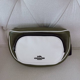 🥳💥คาดอก สวยๆ หนังทั้งใบ สีทูโทน ขาวเขียวCOACH C3684 COURT BELT BAG IN COLORBLOCK