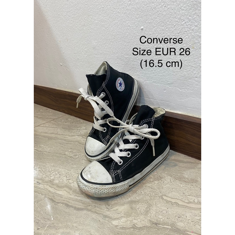 รองเท้าผ้าใบหุ้มข้อเด็กมือสอง converse