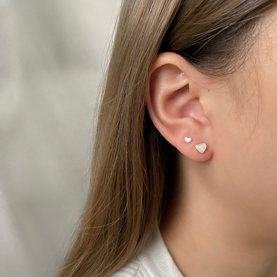 annita.silver - white pearl heart / ต่างหูหัวใจเปลือกหอยมุข ต่างหูเงินแท้925 รูปที่ 2