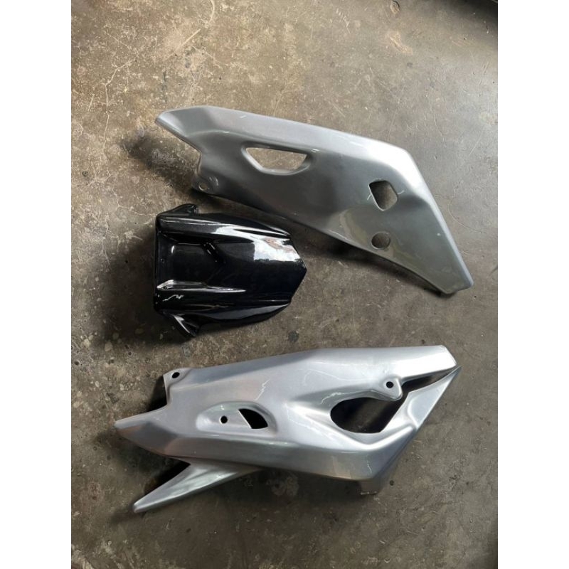 Cover swing arm ครอบสวิงอาร์ม ทรงR1 (R3/Mt03)