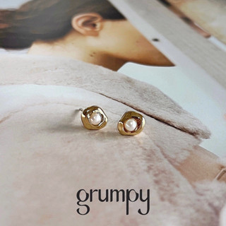 grumpy, sunny side up stud (ราคาต่อคู่/price per pairs)