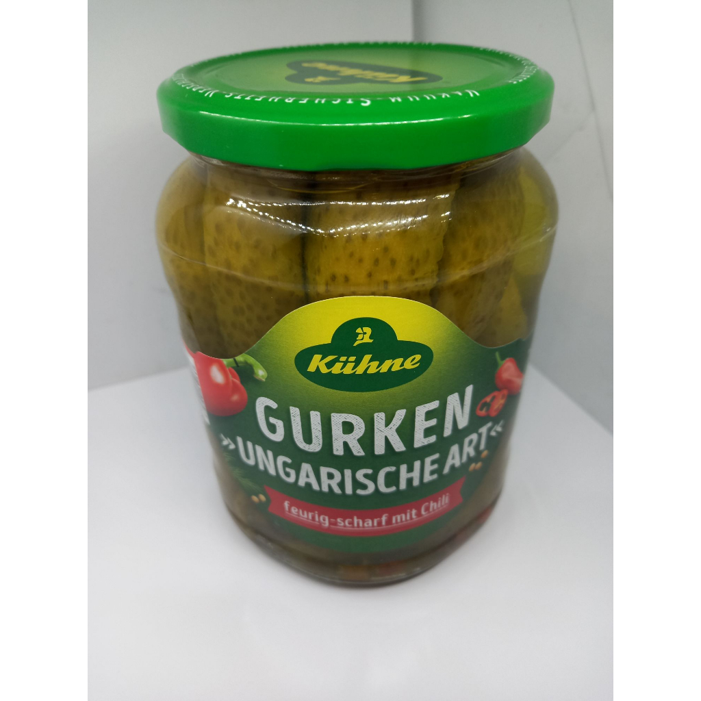 Gherkins, Hungarian style Fiery seasoned gherkins with peppers and chillies according to a traditional shepherd’s recip