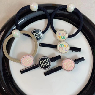 กิ๊บติดผม MIU ทรงกลม แต่งคริสตัล กิ๊บแบบเสียบ  มี 3 สีให้เลือก