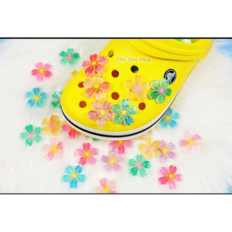 RS ตัวติดรองเท้ามีรู “ ซากุระ เรืองแสง FW 🌸shoe Charm “Glowing Sakura” ดอกไม้ ..