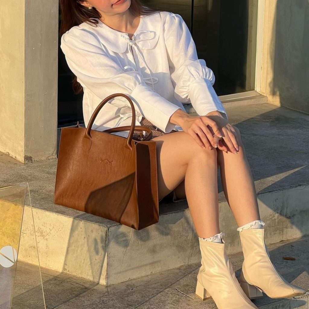 Waralee's Day - New Classic Tote กระเป๋าถือใส่ A4 ไปเรียน ไปทำงาน - สี Brown
