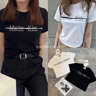 💫พร้อมส่ง💫Matin crop top • เสื้อครอปแขนสั้น ทรงสวยน่ารักมากค่า ขนาดกำลังพอดีตัว สกรีนลายตัวอักษร ดีเทล ผ่ากรีด by valen