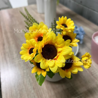 monica ดอกไม้ประดิษฐ์ ทานตะวัน🌻มินิมอล 1 ช่อมี 10 ดอกก้านจับคู่ใหญ่-เล็ก น่ารักมากๆ ก้านดัดได้ พร้อมส่งค่ะ🌻