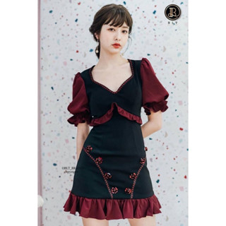 Frilly Burgundy : BLT BRAND เดรสมีแขน งานตามหา สีแดงดำ ระบายช่วงอกและชายกระโปรง สวยสุด