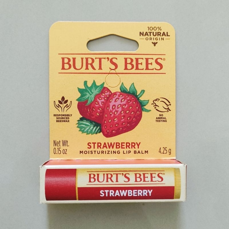 พร้อมส่ง Burt's Bees 100% Natural Moisturizing Lip Balm with Beeswax & Fruit Extracts strawberry