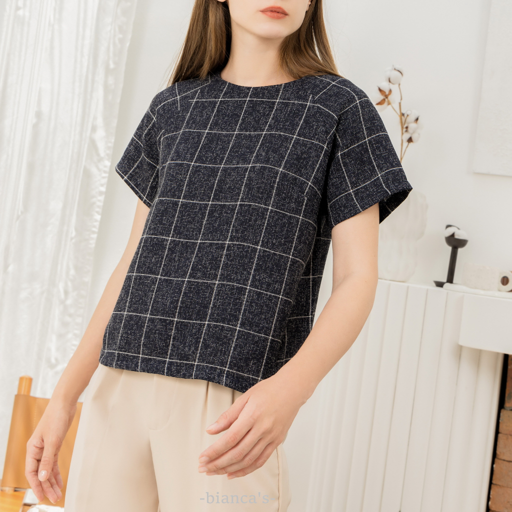 เสื้อคอกลมรุ่นPlaid Blouse
