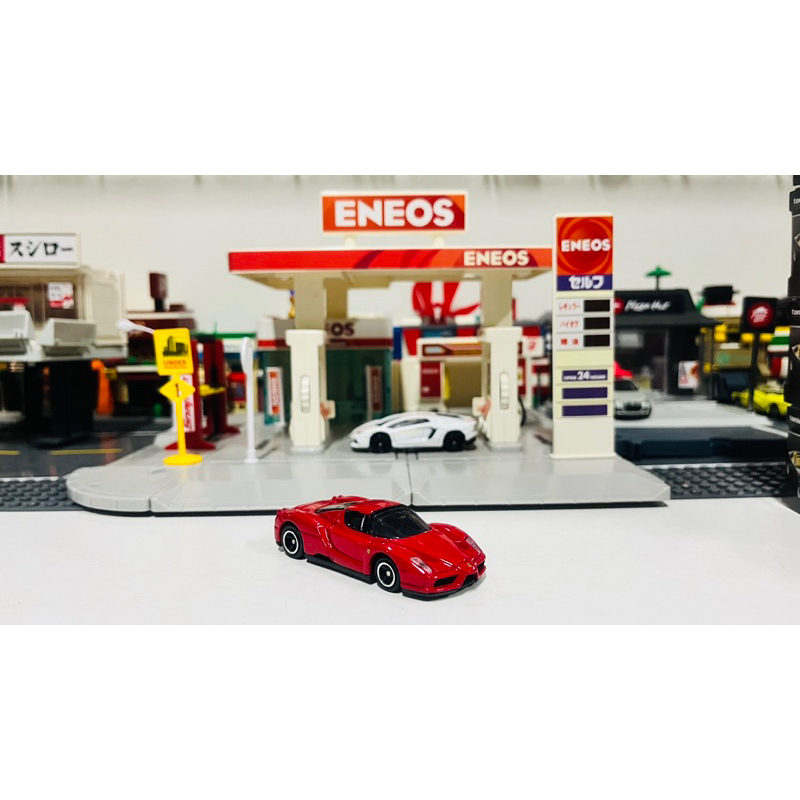 MODEL TOMICA VEHICLE : FERRARI ENZO RED