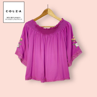 เสื้อ  Colza ผ้าโพลีคูล็อตอย่างดี ไซด์ -  L   อก 50 ยาว 22 นิ้ว เสื้อทรงสวยน่ารักมาก ปักนูนสวยที่แขน แต่งลูกไม้อย่างดี