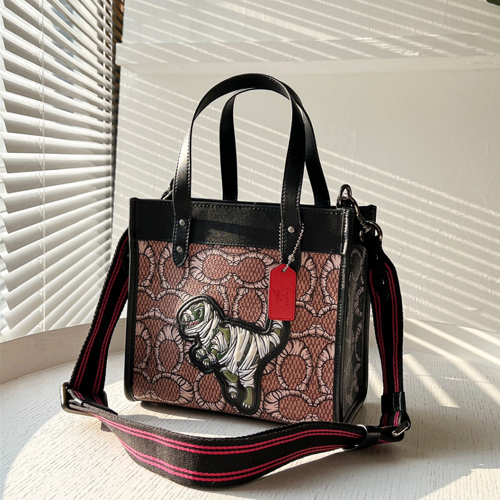 💯 Coach C6971 ผู้หญิง bag fashion all-around กระเป๋าถือ classic ปานกลาง กระเป๋าสะพายข้าง practical