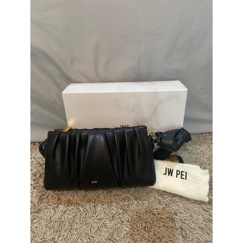 (Used) มือสอง JW PEI Mila Shoulder Bag - Black หนังนิ่ม วีแกน สวยมากเลยค่ะ