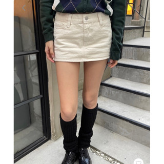 พรีออเดอร์ PREORDER Brandy Melville ของแท้ 100% Malia Mini Skirt (creme)