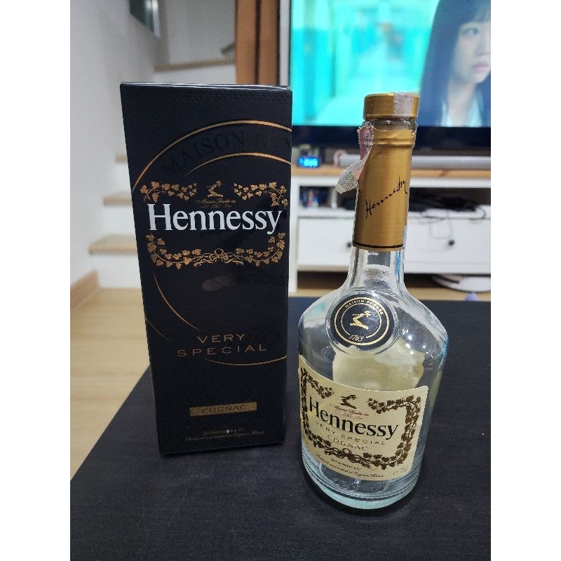 ขวดเหล้าเปล่า Hennessy VSOP พร้อมกล่อง แท้