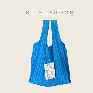 Wyllabrand กระเป๋าผ้าพลีท Blue Lagoon