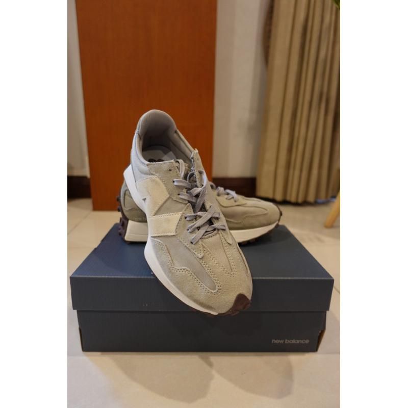 แท้! New balance 327 size 39US (Unisex)