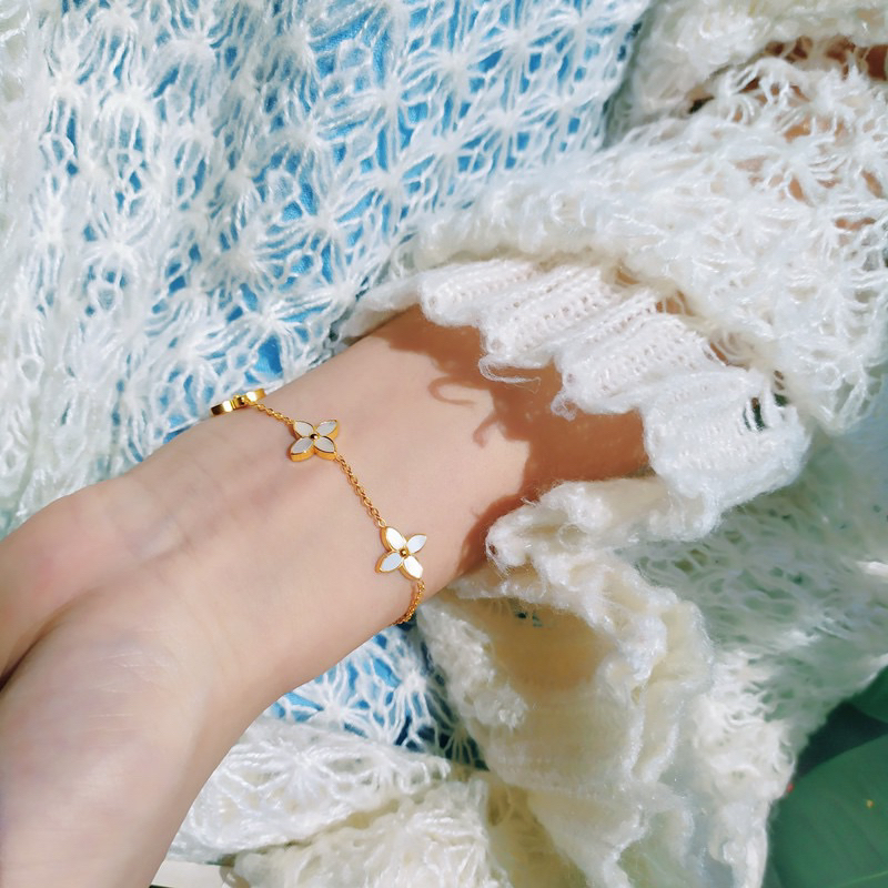 สร้อยข้อมือ กำไลมือ รายดอกงานมุข งานสแตนเลสแท้ ใส่ไม่ดำสีไม่ลอก