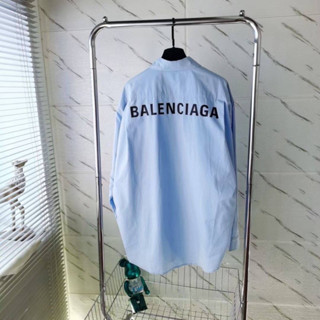 BALENCIAGA OVERSIZED BACK LOGO BUTTON DOWN LONG SLEEVE SHIRT เสื้อเชิ้ตคอปกแขนยาว แบรนด์บาลองเซียก้า