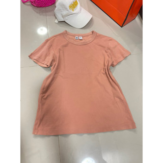 เสื้อUniqloงานญี่ปุ่นมือ2❌มีตำหนิ🔆สีดรอปซีดขอคนเอาไปใส่เล่นๆไม่คิดเยอะ ตามภาพนะคะ