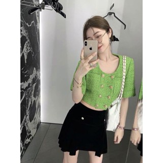 〰️💚เสื้อทวิต คอกลม แขนสั้น กระดุมคู่ด้านหน้าสีทอง พร้อมกระเป๋าหน้าใช้งานได้จริง ไฮโซมากรุ่นนี้