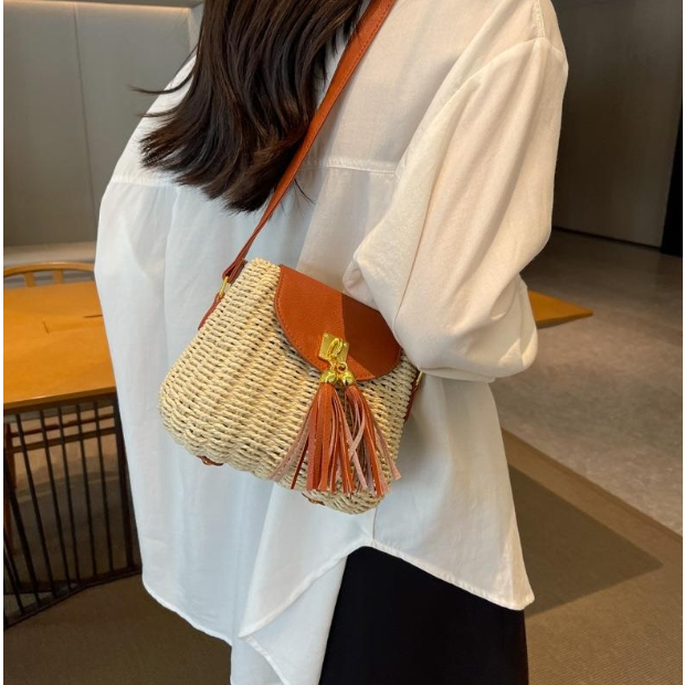 💗ivy กระเป๋าสาน Tassel bag ตกแต่งพู่ ( A98 )