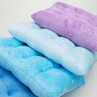 เบาะรองนั่งสไตล์ญี่ปุ่น ทรงสีเหลี่ยมขนนุ่ม แนวมินิมอล ใช้เส้…