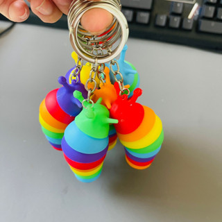 Fidget slug ตัวหนอนน่ารัก สายรุ้ง ของเล่น keychain key ring เล่นเพลิน  ของเล่นเสริมพัฒนาการ หนอน pop it caterpillar toy