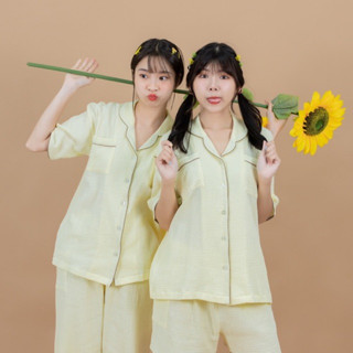 🌻✨ sunflower croffle pajamas ชุดนอนผ้าย่น ไม่มีวันยับ สีทานตะวัน