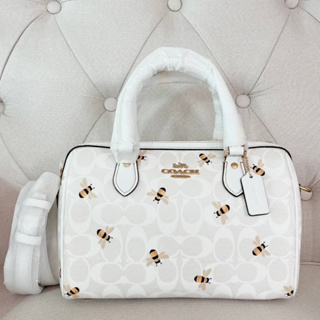 🎀 (สด-ผ่อน) หมอน 10 นิ้ว CH516 ลายผึ้ง Rowan Satchel In Signature Canvas With Bee Print