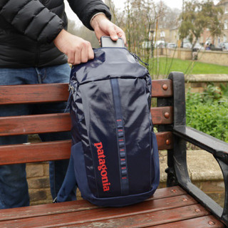 Patagonia blackhole 25l กระเป๋า notebook กระเป๋าวิ่งเทรล กระเป๋าใส่โน๊ตบุ้ค กระเป๋า macbook airm1