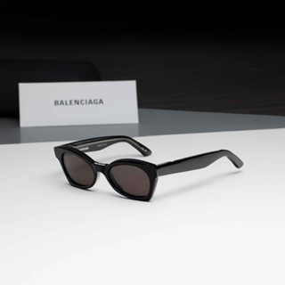 แว่นกันแดด BALENCIAGA รุ่น BB0230S 001 SIZE 53 MM. (BLACK-BLACK-GREY)