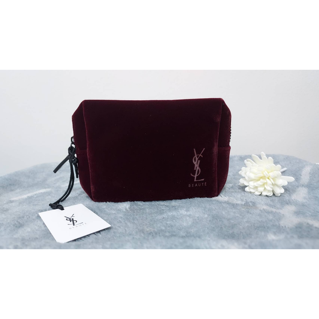 กระเป๋าใส่เครื่องสำอาง YSL ของแท้ ผ้ากำมะหยี่สีแดงเลือดหมู YSL Beaute Velvet Pouch Bag