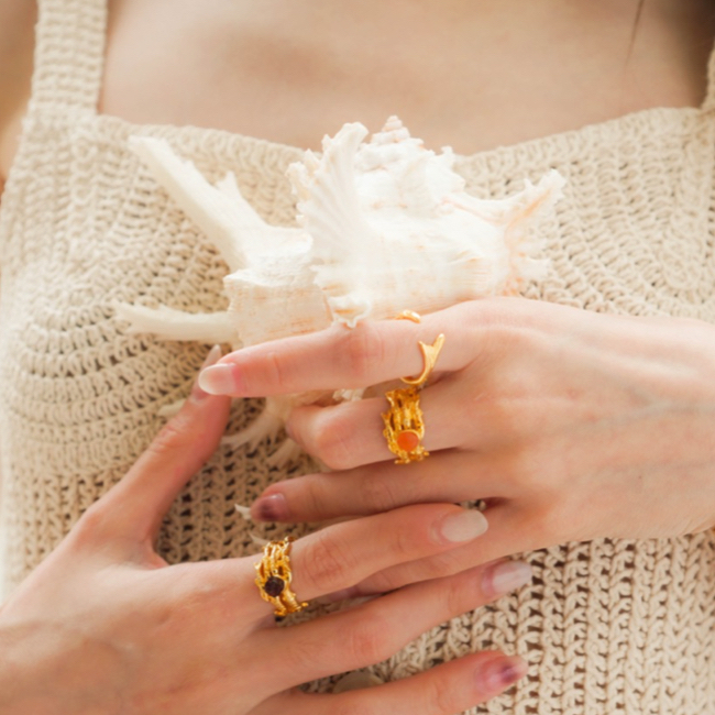 เครื่องประดับ Rock Me Jewelry รุ่น School Of Fish Ring แหวน ทองเหลือง ประดับพลอย - รูปที่ 4