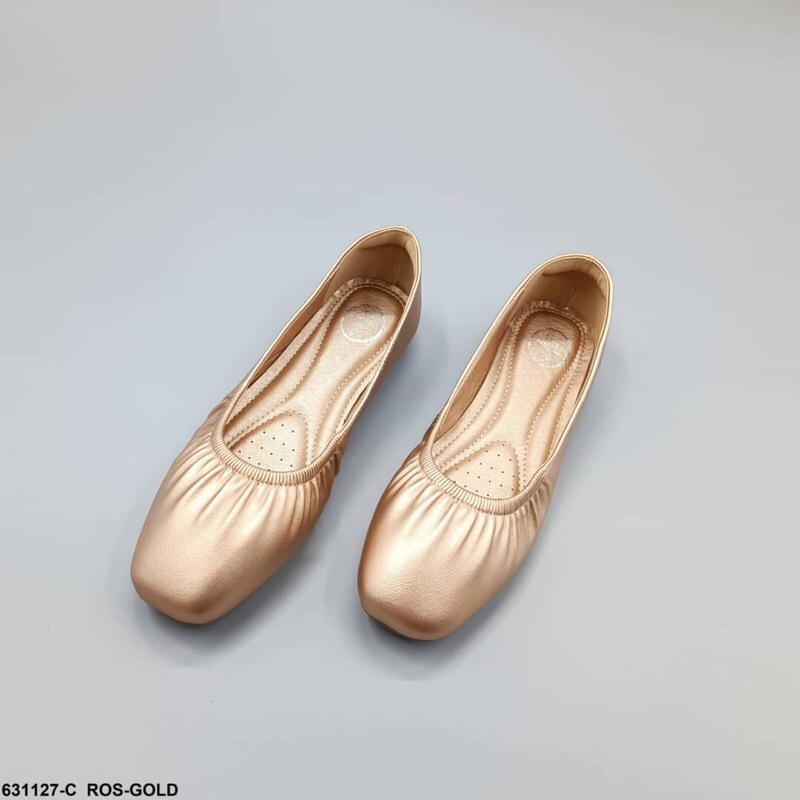 งานโล๊ะสต็อคค่ะ อาจมีตำหนิ D631127🥟[พร้อมส่ง]🥟ไซส์ปกติ  De Shoes หน้ารองเท้าจับจีบนิดๆ เรียบร้อย มีดีเทล