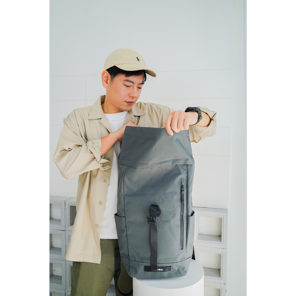 Bagsbird BM01 เป้สะพายหลังเคลือบกันน้ำ ซิปกันนํ้าช่องใส่โน๊ตบุ๊ครองรับ14 นิ้วขยายได้ 4นิ้ว