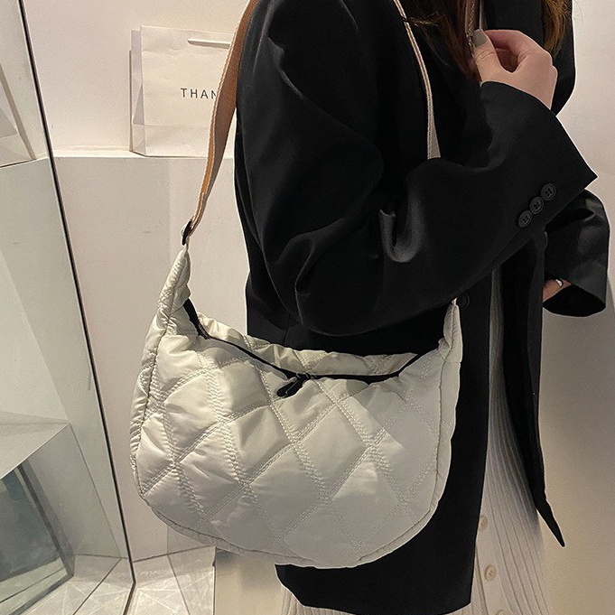 ส่งด่วน GUCSELECTED(B1876) กระเป๋าสะพายข้างผ้าโพลีเอสเตอร์มี2สี น้ำหนักเบา ราคา ถูกที่สุด ดีลบีเคเค แกลเลอรีภาพที่ 4