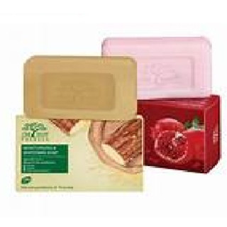 De Leaf Thanaka Pomegranate Soap 100g เดอลีฟ ทานาคา พอมิกราเนท โซป สบู่